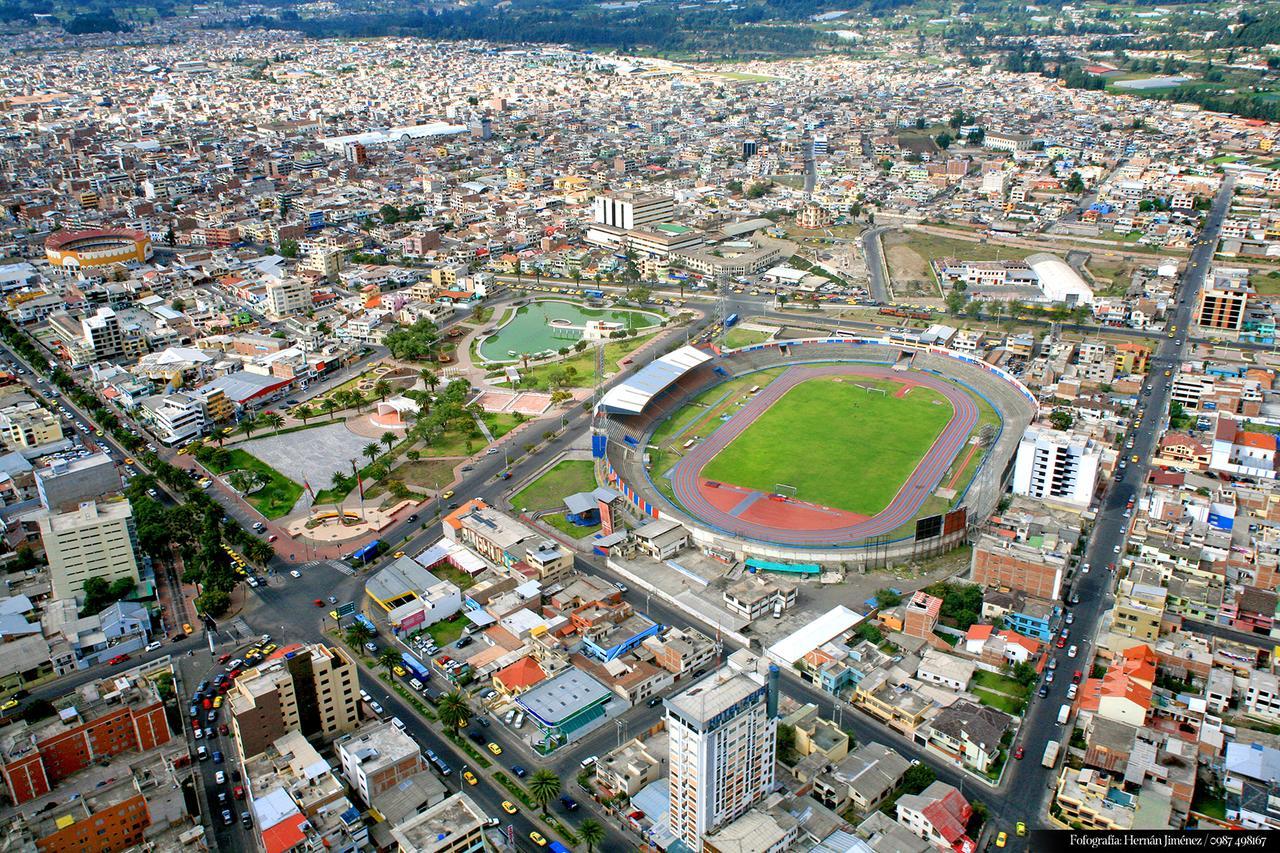 Hotel Zeus Riobamba Bagian luar foto